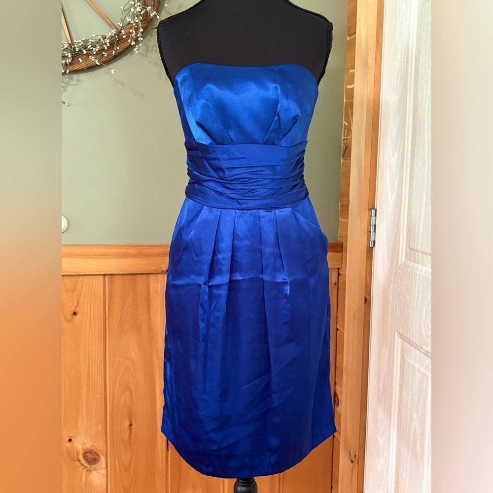 royal blue David’s bridal strapless dress with pockets size 2